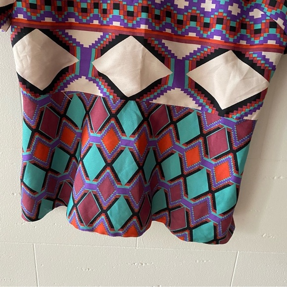 Walter Baker Geometric Patterned Top - Picture 2 of 13